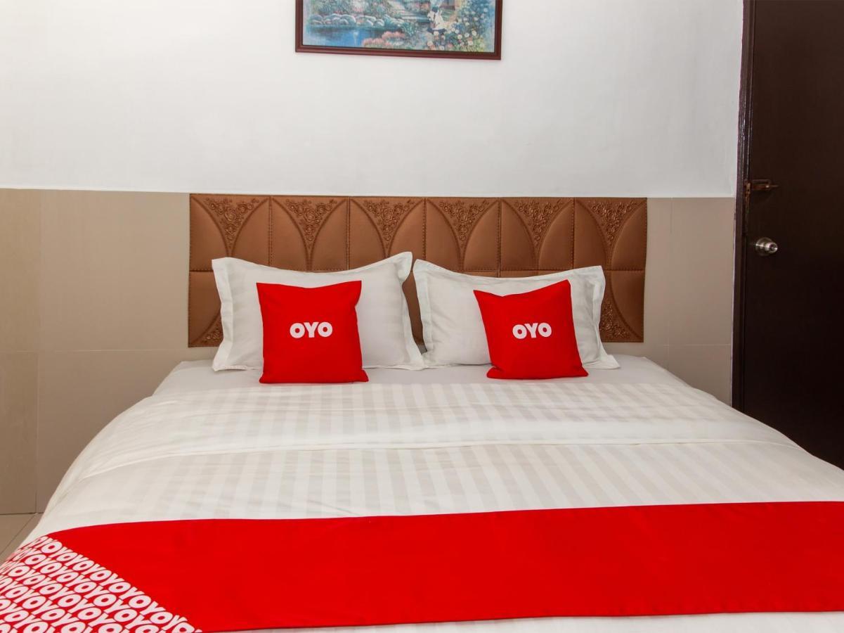 Oyo 89851 Leila Hotel Сандакан Экстерьер фото