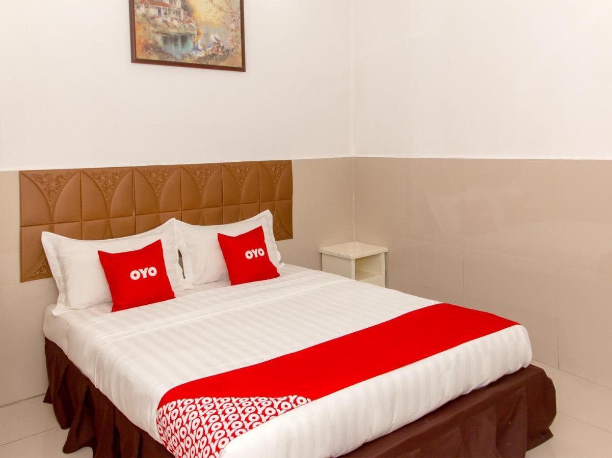 Oyo 89851 Leila Hotel Сандакан Экстерьер фото
